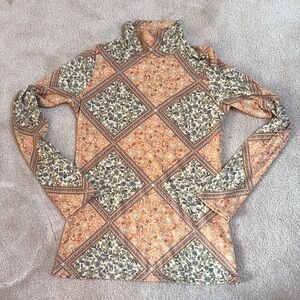 New Muted Autumn Art Nouveau Floral Diamond Pane Mock Neck Long Sleeve Top. Sz S